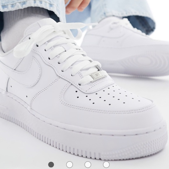 Nike Air Force 1 platform sneakers in triple white - Picture 1 of 9